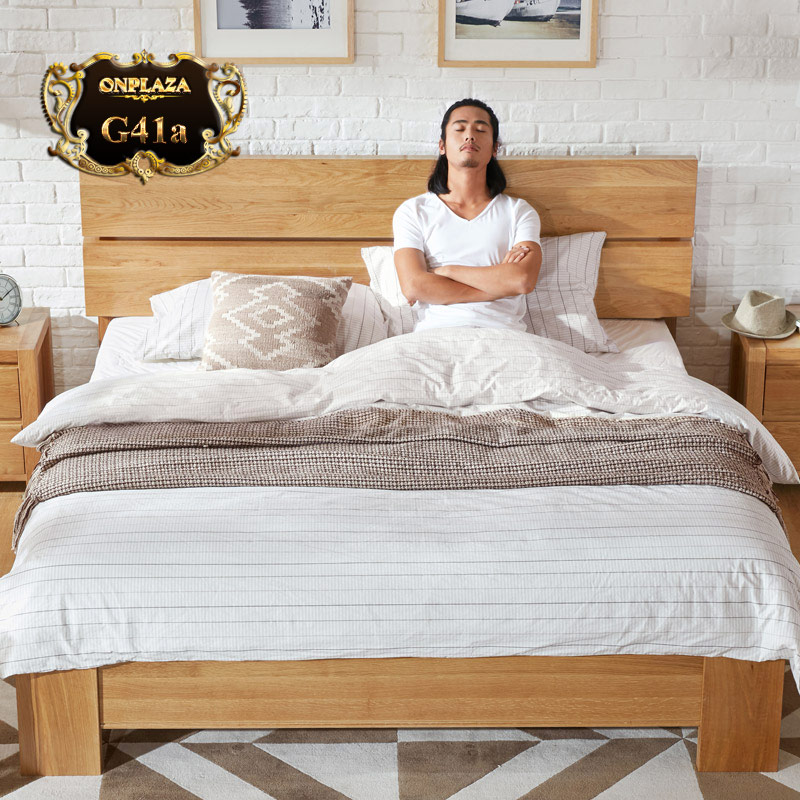 Giường ngủ bằng gỗ sồi có kết cấu vững chắc, tuổi thọ cao.