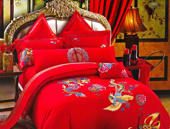 Bộ chăn ga gối đệm màu đỏ quyến rũ Bộ chăn ga gối đệm màu đỏ quyến rũ