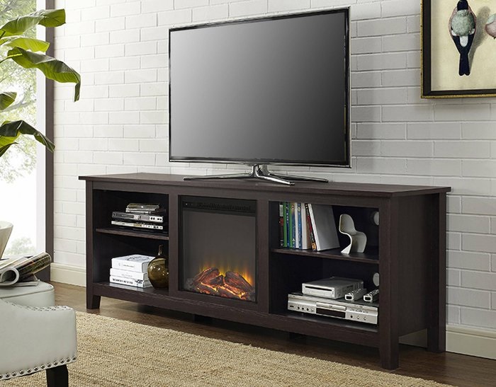 Tích hợp kệ tivi và giá sách ngay trong chính không gian phòng khách của bạn