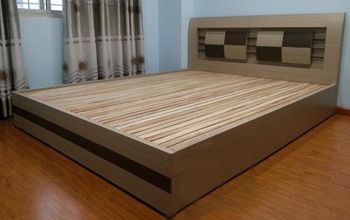 Mẫu giường ngủ gỗ ép công nghiệp phủ simily có giá từ 1, 4-1,9 triệu đồng
