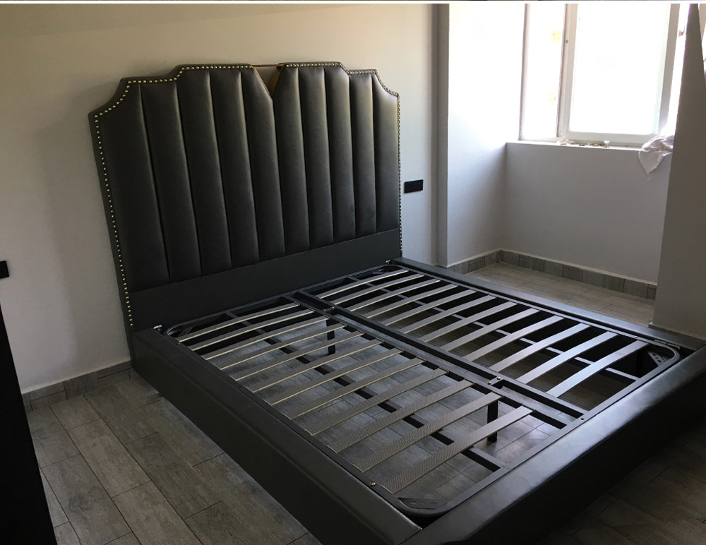 Bộ giường ngủ gỗ tự nhiên bọc da phối kim loại tinh tế phong cách sang trọng G161