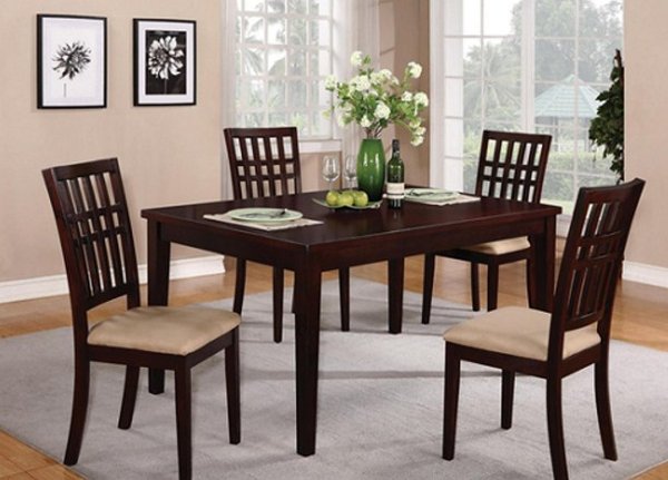 Bàn ăn thiết kế hiện đại là những ưu tiên của các gia đình