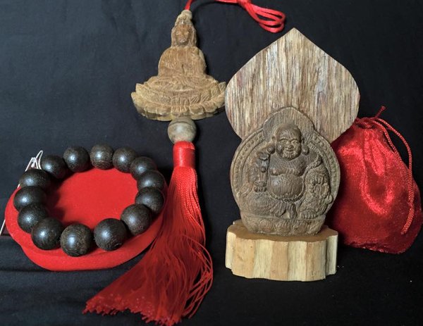 Đồ mỹ nghệ làm từ trầm hương Đồ mỹ nghệ làm từ trầm hương
